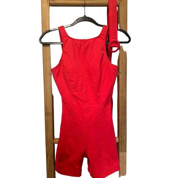 Gigi C Sport NWOT The Gia Belted Romper Open Back 90s Style In Coral Size Medium - Picture 4 of 10